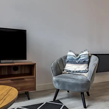 Pass The Keys Flat 10 - Luxurious 1 Bedroom Haven: Elevate Your Experience Apartment *