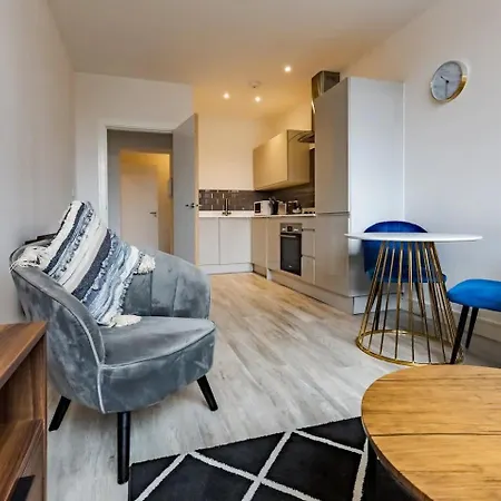 Pass The Keys Flat 10 - Luxurious 1 Bedroom Haven: Elevate Your Experience Apartment